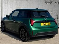 Begagnad Mini Cooper Exclusive 114 kW (156 HK) 2025 Grön Halvkombi