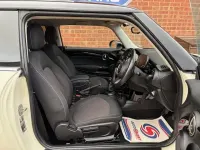 Used Mini Cooper Classic 136 HP (100 kW) 2021 White Hatchback