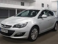 Begagnad Vauxhall Astra Excite 100 HK (73 kW) 2014 Silver Halvkombi
