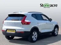 Used Volvo XC40 Momentum 127 HP (93 kW) 2022 White SUV