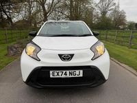 Used Toyota Aygo X PURE 72 HP (52 kW) 2024 White SUV