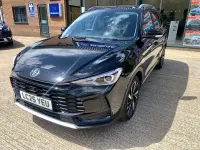 Usado MG ZS Trophy 196 HP (144 kW) 2025 Preto SUV