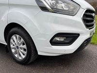Used Ford Transit Custom Limited 170 HP (125 kW) 2022 White Van