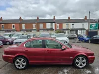 Usado Jaguar X-type SE 143 HP (105 kW) 2008 Vermelho Sedan