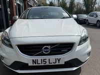 Begagnad Volvo V40 R-Design 190 HK (139 kW) 2015 Vit Halvkombi
