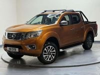 Used Nissan Navara Tekna 190 HP (139 kW) 2017 Yellow Pickup