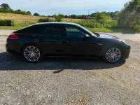 Used Porsche Panamera 300 HP (220 kW) 2015 Black Hatchback
