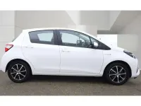 Used Toyota Yaris 100 HP (73 kW) 2018 White Hatchback