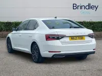 Used Skoda Superb LAURIN & KLEMENT 197 HP (144 kW) 2021 White Hatchback