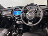 Usado Mini Cooper Exclusive 134 CV (98 kW) 2022 Amarillo Utilitario