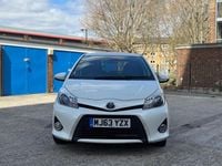 Used Toyota Yaris 99 HP (72 kW) 2013 Blue Hatchback