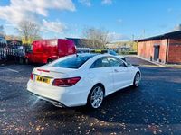 Usado Mercedes E220 AMG line 177 HP (130 kW) 2016 Branco Coupé