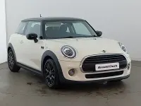 Begagnad Mini Cooper Classic 136 HK (100 kW) 2019 Vit Halvkombi