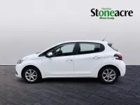 Used Peugeot 208 Active 80 HP (58 kW) 2018 White Hatchback