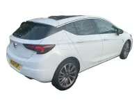 Używany Vauxhall Astra Edition 122 KM (89 kW) 2021 Biały Hatchback