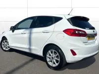 Usado Ford Fiesta Zetec 86 HP (63 kW) 2018 Branco Citadino
