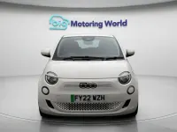 Gebraucht Fiat 500e Icon 86 kW (118 PS) 2022 Weiß Kleinwagen