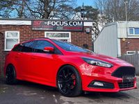 Used Ford Focus ST 250 HP (183 kW) 2017 Red Estate