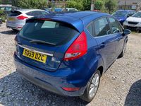 Begagnad Ford Fiesta Zetec 82 HK (60 kW) 2010 Blå Halvkombi