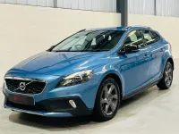 Used Volvo V40 120 HP (88 kW) 2016 Blue Hatchback