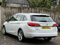 Used Vauxhall Astra SRi 122 HP (89 kW) 2021 White Estate
