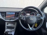 Used Vauxhall Astra 125 HP (91 kW) 2017 Red Hatchback