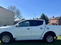 Used Mitsubishi L200 2016 White Pickup