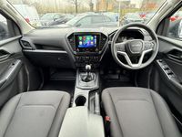 New Isuzu D-Max 163 HP (119 kW) 2025 564 spinel red Pickup