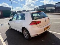 Used VW Golf VII SE 105 HP (77 kW) 2014 White Hatchback