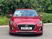 Used Hyundai i30 SE 118 HP (86 kW) 2017 Red Hatchback