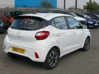Used Hyundai i10 Advanced 63 HP (46 kW) 2025 White Hatchback