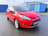 Begagnad Ford Fiesta Zetec 2009 Röd Halvkombi
