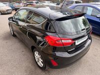 Usado Ford Fiesta Zetec 70 HP (51 kW) 2018 Preto Citadino