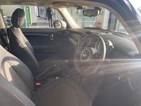 Usado Mini ONE Classic 101 CV (74 kW) 2019 Blanco Utilitario