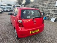Used Hyundai i10 Classic 85 HP (62 kW) 2012 Red Hatchback