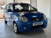 Second-hand Kia Picanto 64 CP (47 kW) 2011 Albastru Hatchback