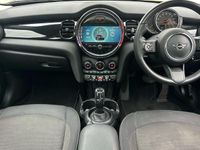 Usado Mini Cooper Classic 134 CV (98 kW) 2022 Negro Utilitario