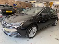 Used Vauxhall Astra Elite 200 HP (147 kW) 2018 Black Hatchback