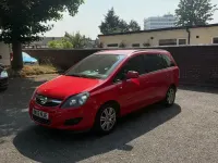 Used Vauxhall Zafira Design Edition 115 HP (84 kW) 2012 Red MPV
