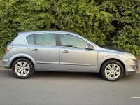 Used Vauxhall Astra Design Edition 138 HP (101 kW) 2007 Silver Hatchback