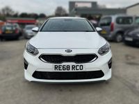 Używany Kia Ceed 114 KM (83 kW) 2018 Biały Hatchback