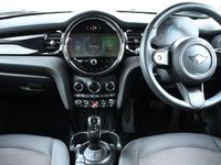 Used Mini Cooper Classic 134 HP (98 kW) 2024 White Hatchback