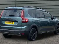 Used Dacia Jogger Extreme 141 HP (103 kW) 2024 Green MPV