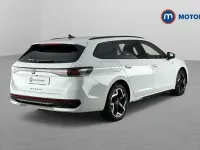 Used VW Passat R-line 204 HP (150 kW) 2025 White Estate