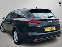 Usado Kia Ceed 138 HP (101 kW) 2025 Preto Citadino