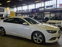 Used Vauxhall Insignia SRi 170 HP (125 kW) 2019 White Hatchback