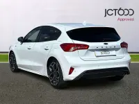 Used Ford Focus ST-Line X 123 HP (90 kW) 2018 White Hatchback