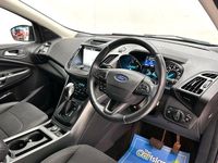 Usado Ford Kuga Zetec 150 HP (110 kW) 2017 Preto SUV