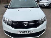 Begagnad Dacia Sandero Essentiel 2019 Vit Halvkombi