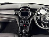 Used Mini Cooper Classic 134 HP (98 kW) 2020 White Hatchback